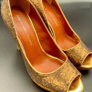 NWOT Marc by Marc Jacobs Bronze Sequin Heels Pumps Perfect for Holiday Season!!